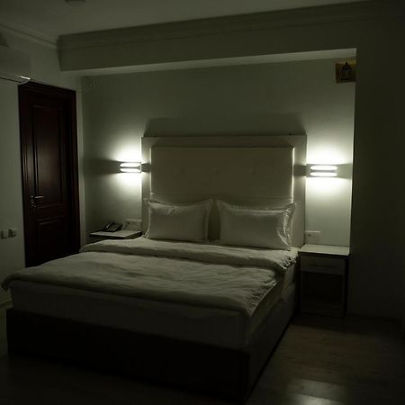 Viva Hotel Tasjkent Exteriör bild