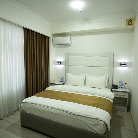Viva Hotel Tasjkent Exteriör bild